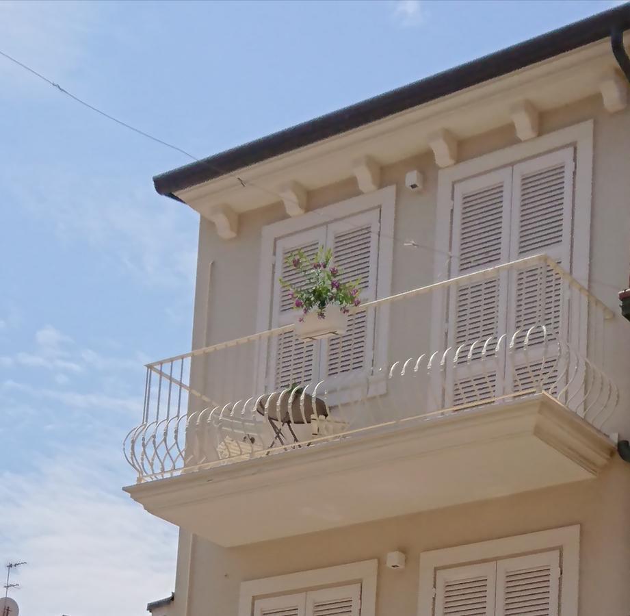 Bed and Breakfast Il Piccolo Giglio Porto SantʼElpidio Exterior foto